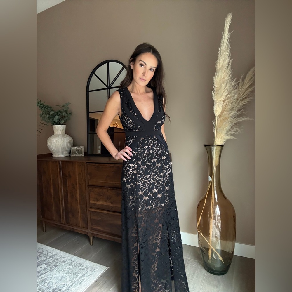 GUESS Black Lace Maxi Dress – XS – Open Back Formal / Evening Dress